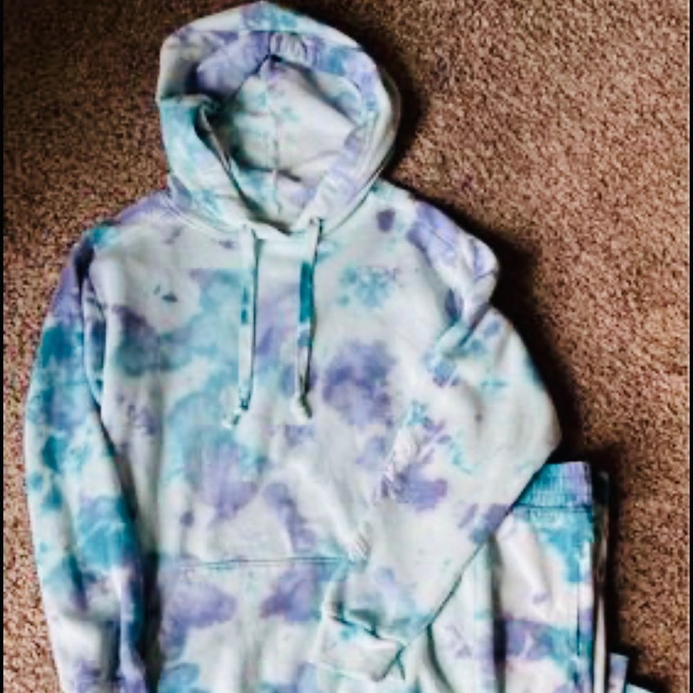 VICTORIA SECRET PINK Hooded Sweatshirt and Sweats.  Size XS.